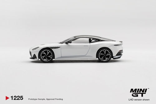 1/64 2024 Aston Martin BDS Stratus, white MGT01225-L